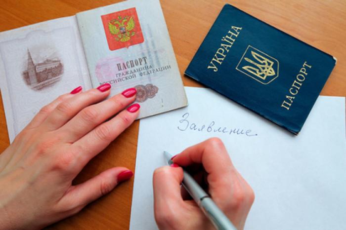 Белоруссия отказалась считать проблемой выдачу российских паспортов в Донбассе