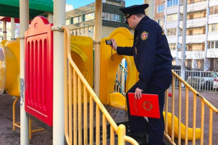 Детские площадки в Подмосковье проверили на безопасность
