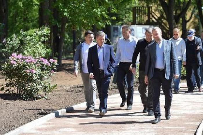 Глава Подмосковья провел субботник к 100-летию «Архангельского»