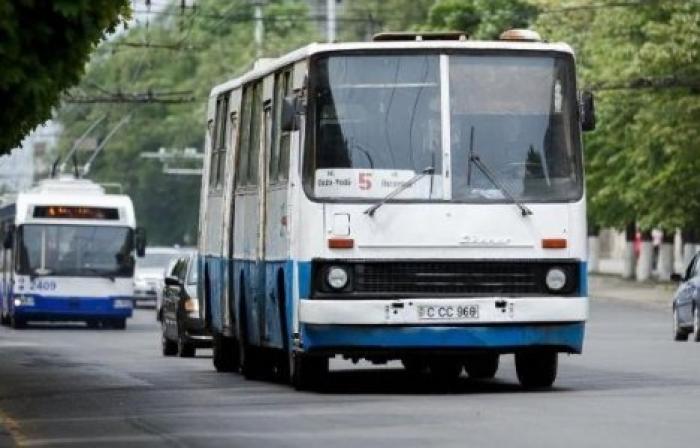 Граждане страны были рады бесплатному транспорту на кладбище на Радоницу