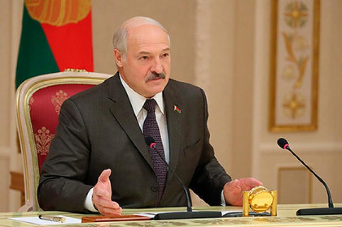 Лукашенко анонсировал принятие новой конституции
