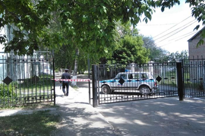 Напавший с топором на школу подросток получил уголовное дело