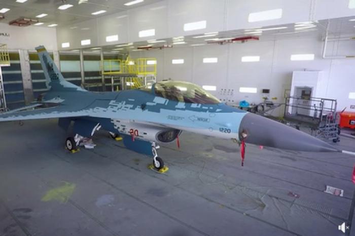 Превращение F-16 в Су-57 попало на видео