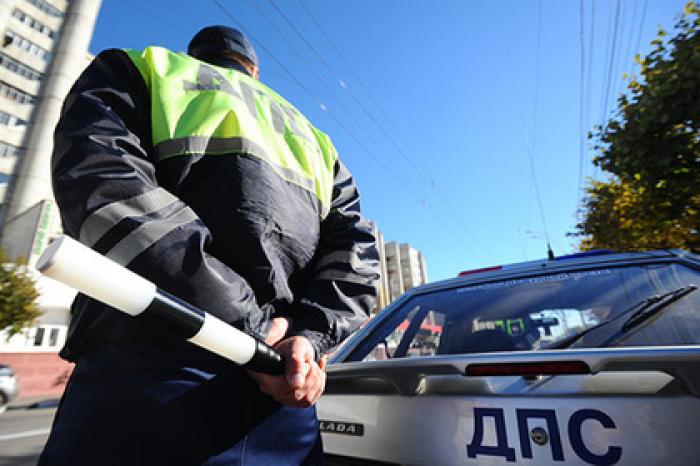 Российская школьница угнала у бабушки Mercedes и сбила полицейского