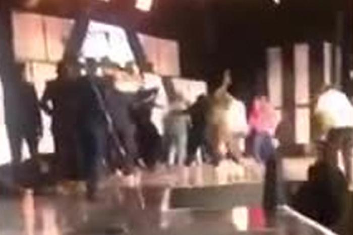 В Африке во время награждения музыкальной премией началась драка с оружием
