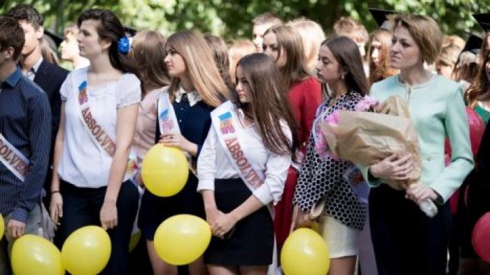 В молдавских школах прозвенел последний звонок