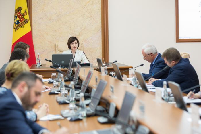Члены кабинета министров провели заседание