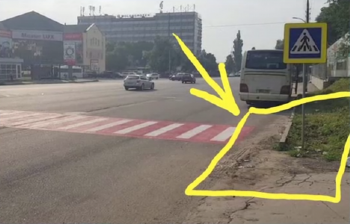 На столичной улице Мунчештской появился пешеход, ведущий в никуда
