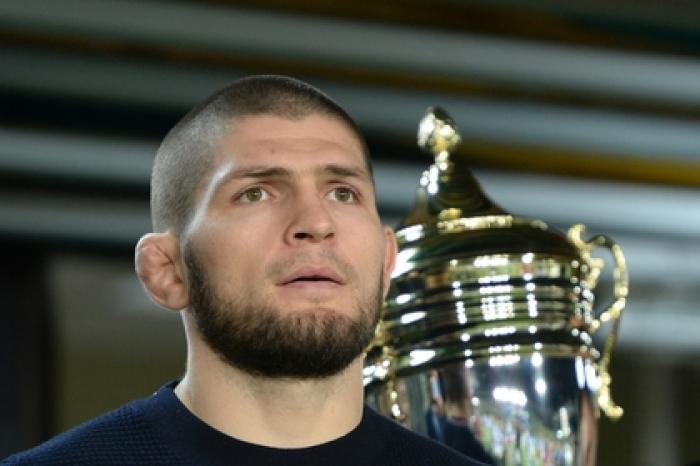 Нурмагомедов подписал новый контракт с UFC