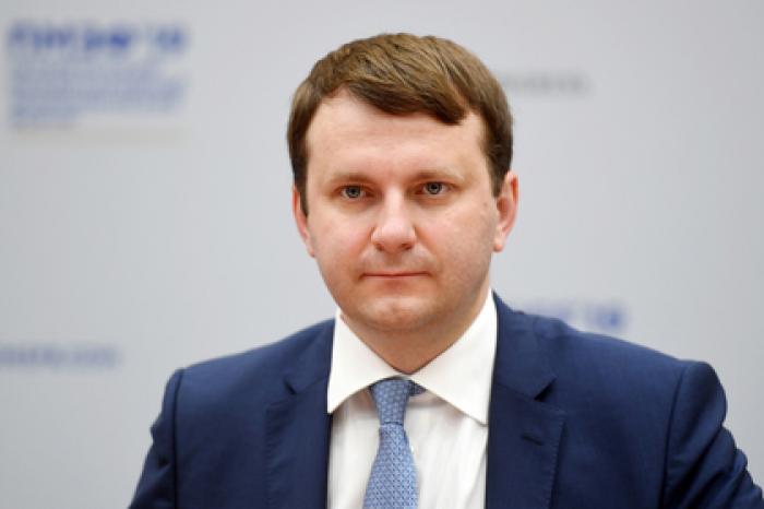 Орешкин захотел помочь россиянам с неподъемными долгами