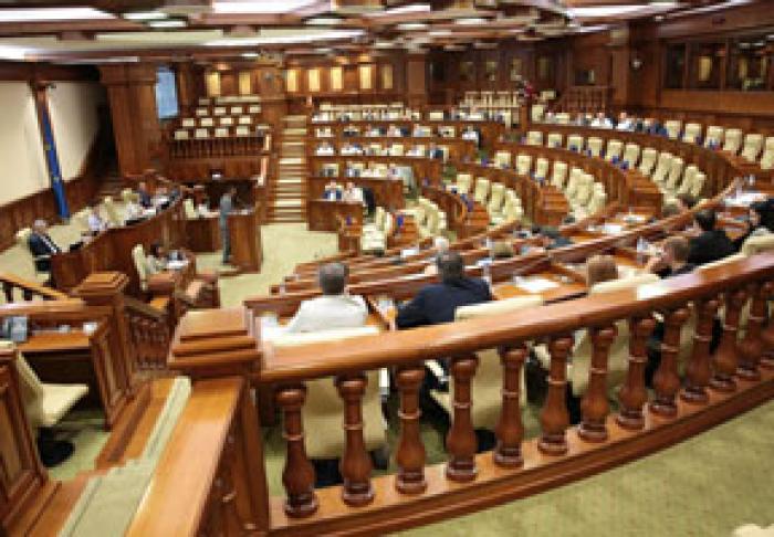 PARLAMENTUL AR PUTEA ÎNĂSPRI PEDEAPSA PENTRU UZURPAREA PUTERII, INCLUSIV CU DETENŢIE PE VIAŢĂ