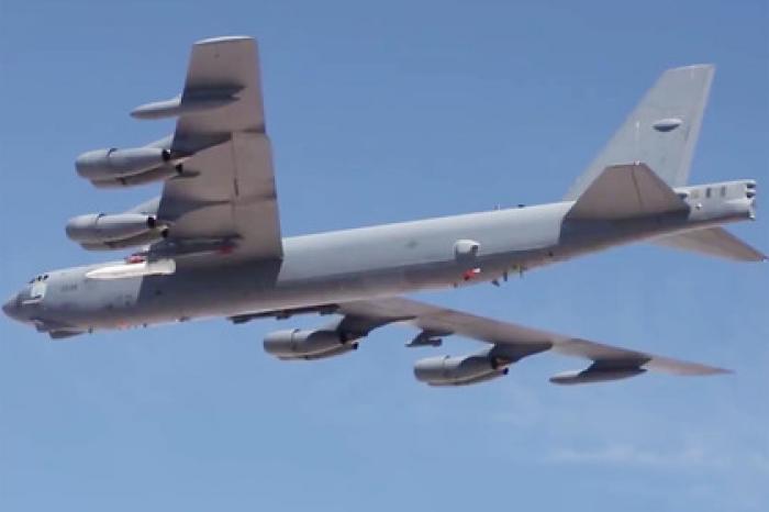 Первый полет B-52 с гиперзвуковой ракетой попал на видео