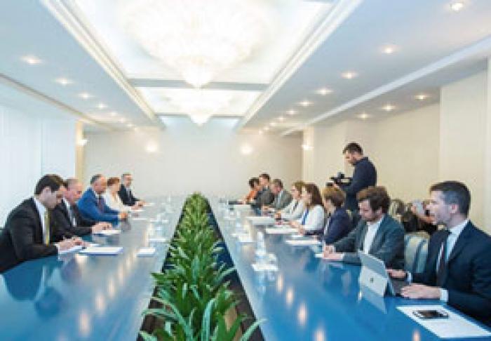 PREŞEDINTELE IGOR DODON I-A ASIGURAT PE EURODEPUTAŢI CĂ MOLDOVA VA ÎNDEPLINI TOATE ACORDURILE SEMNATE ANTERIOR