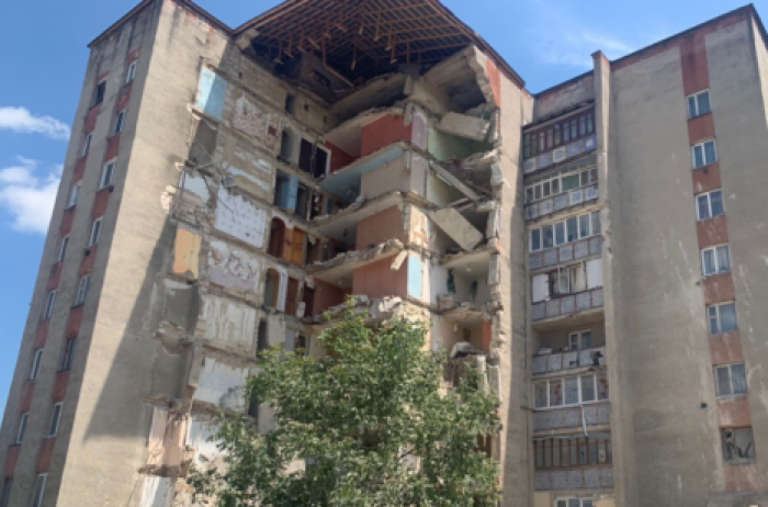 Причины обрушения дома в Атаках