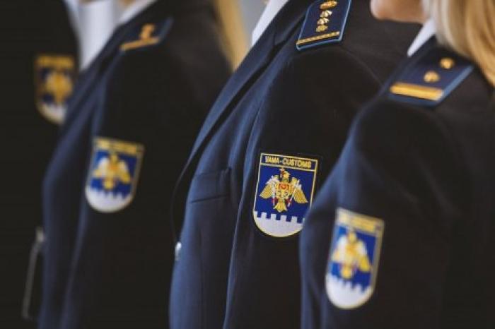 Таможенные службы Молдовы увеличат число сотрудников на лето