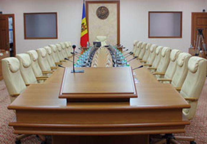 TOŢI MEMBRII GUVERNULUI MAIEI SANDU AU DEPUS JURĂMÂNTUL, DAR DEOCAMDATĂ NU POT SĂ-ŞI ÎNCEAPĂ MUNCA