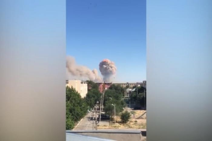 Взрывы боеприпасов в Казахстане попали на видео