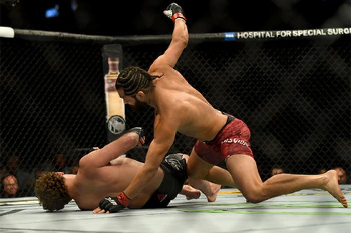 Автор самого быстрого нокаута в UFC объяснил добивание лежачего соперника