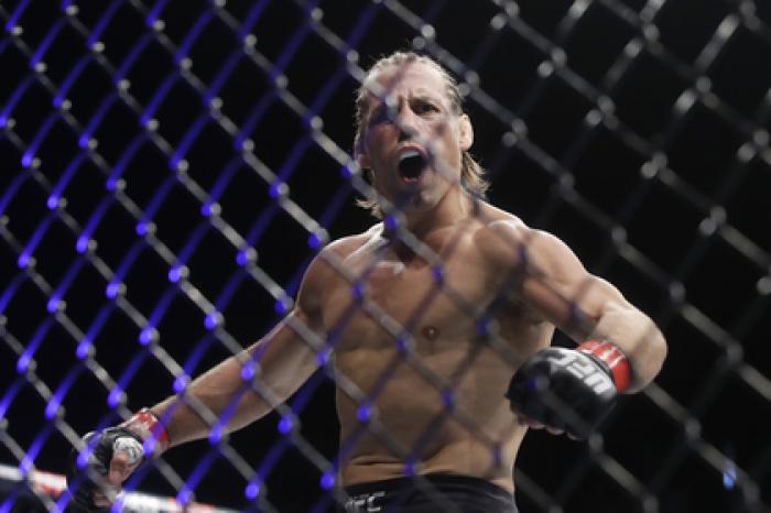 Член зала славы UFC вернулся в октагон и нокаутировал соперника за 46 секунд
