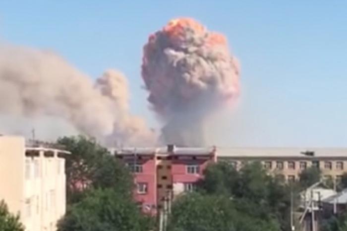 Названы возможные причины взрывов боеприпасов в Казахстане