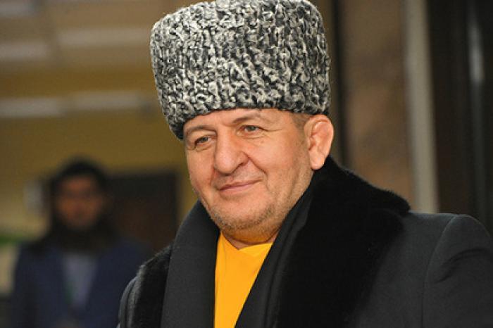 Отец Нурмагомедова назвал преемников сына