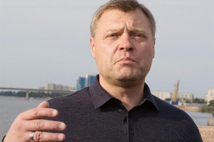 Раскрыта история фотографии охранника Путина с пулеметом в одной руке