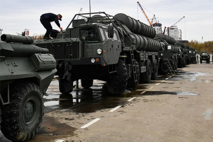 Россия и Индия отказались от расчета в долларах на оружие