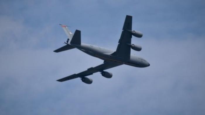 Самолёт ВВС США экстренно сел с горящим двигателем