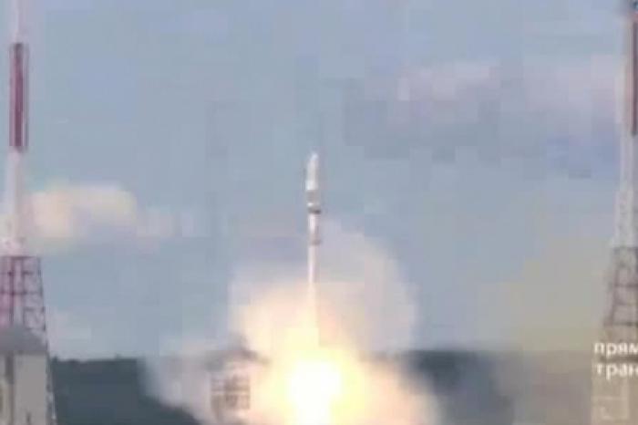 С космодрома Восточный стартовала ракета «Союз» с 33 спутниками