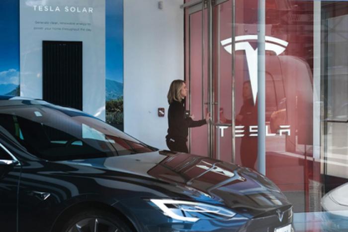 Tesla обвалилась