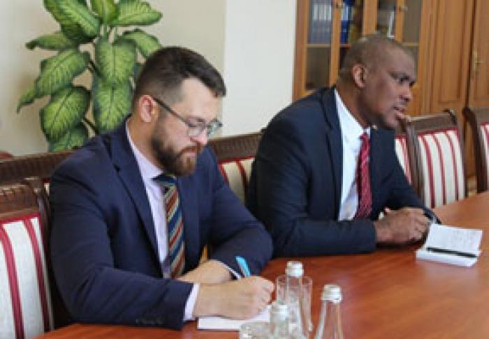 VICEPREMIERUL I-A COMUNICAT AMBASADORULUI SUA DESPRE MĂSURILE DE SOLUŢIONARE A PROBLEMELOR ÎN DOMENIUL TELECOMUNICAŢIILOR