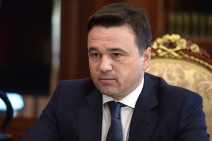 Воробьев вручил многодетной семье сертификат на семь миллионов рублей