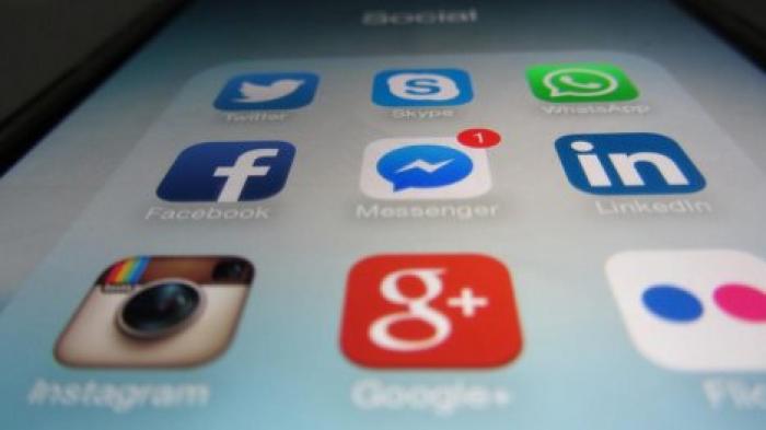 В работе Facebook и Instagram произошел масштабный сбой