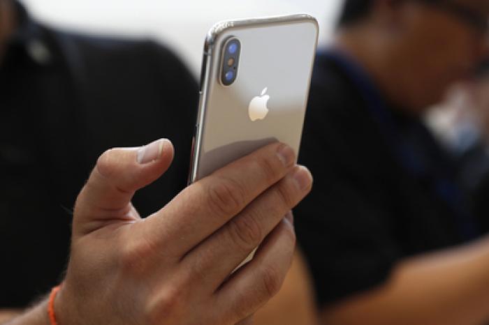 Apple пошла против Трампа ради денег