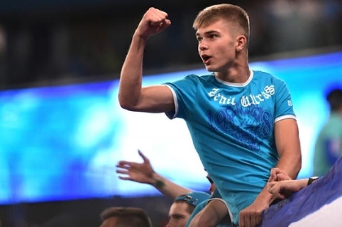 Футбольные болельщики отправили омоновца в травмпункт после матча