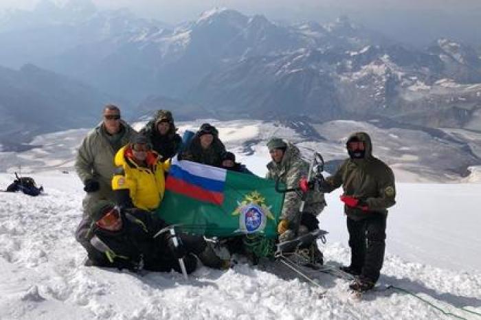 Майор Николай Евтух на инвалидной коляске покорил Эльбрус