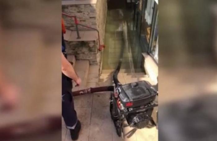 На Телецентре затопило два магазина: Владельцы обвиняют в случившемся Apă-Canal Chişinău