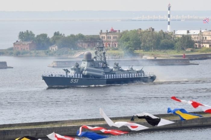 На Западе оценили военно-морской парад в Петербурге