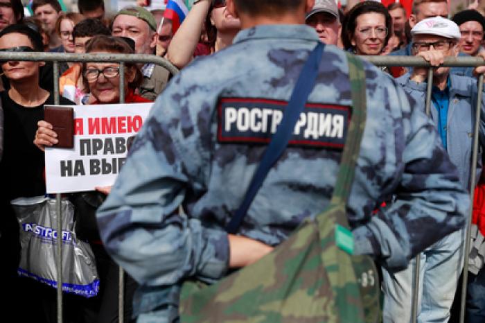 Попавшего в реанимацию телережиссера отказались арестовать из-за митингов