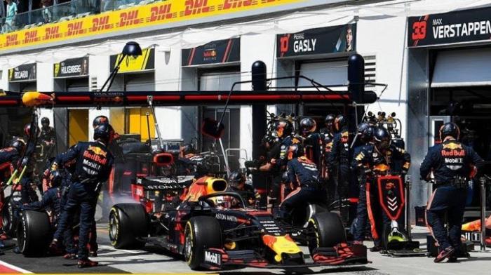 Red Bull установила абсолютный мировой рекорд по "переобуванию" болида "Формулы-1"