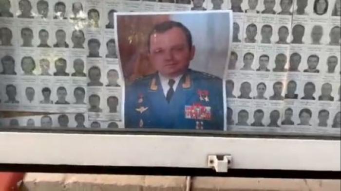 Ренато Усатый разместил фото Андрея Нэстасе на панно у инспектората полиции Буюкан