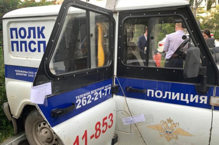 Российские полицейские изнасиловали девушку в служебном автомобиле