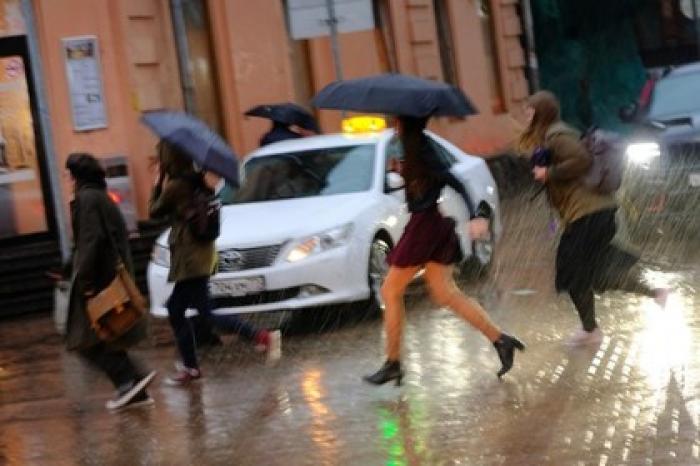 Спасатели предупредили москвичей о пике шторма