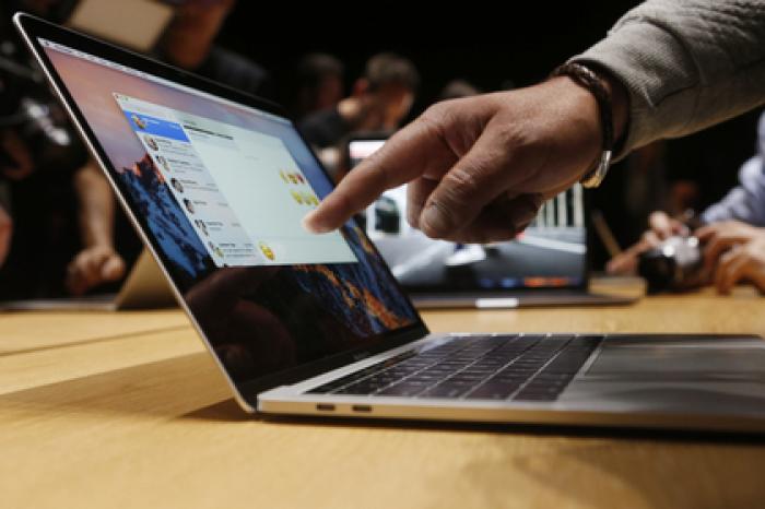 США запретили провозить в самолетах ноутбуки Apple