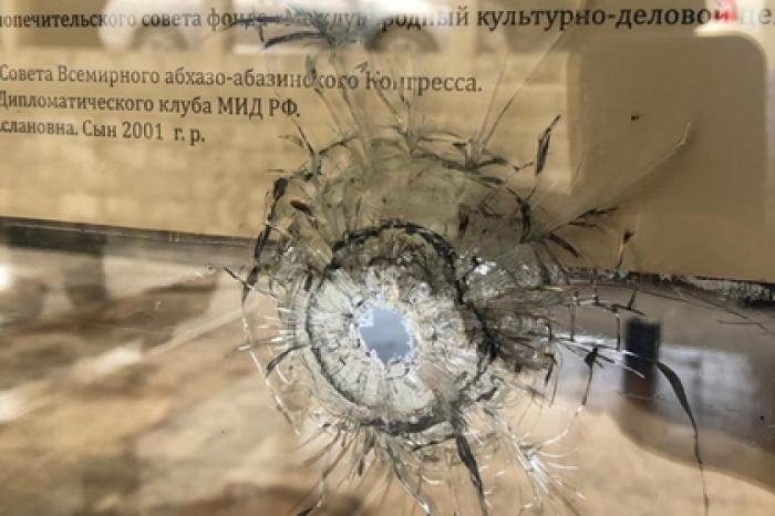 В Абхазии обстреляли штаб кандидата в президенты
