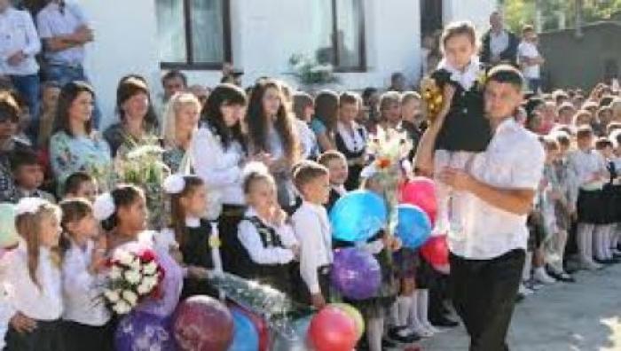 В понедельник, 2 сентября, во всех школа страны прозвучит "первый звонок"