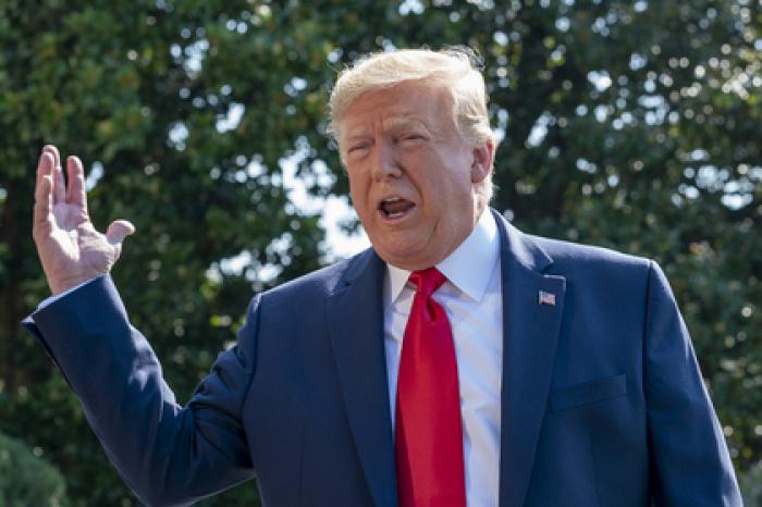 За критиками Трампа установили слежку