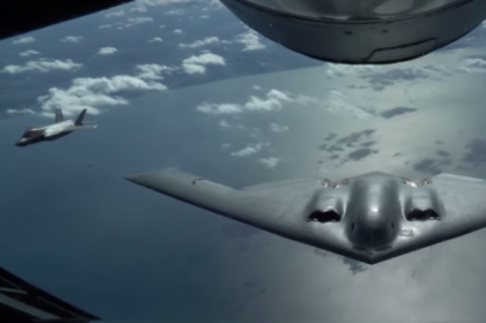 B-2 и F-35B послали «сигнал» России