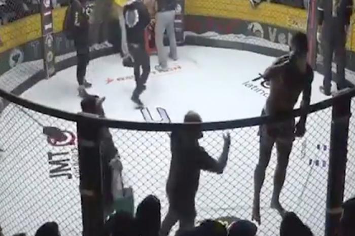 Боец MMA отхлебнул пива у фаната между раундами и проиграл