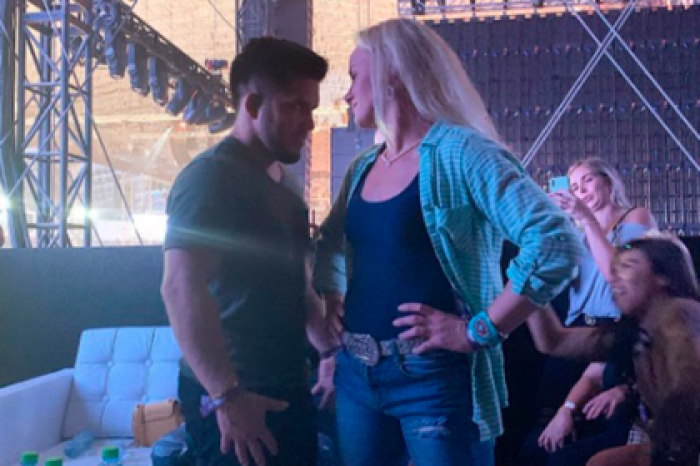 Чемпионка UFC Шевченко «придушила» бросившего ей вызов чемпиона